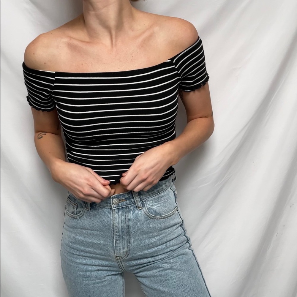 LF Off the shoulder crop top